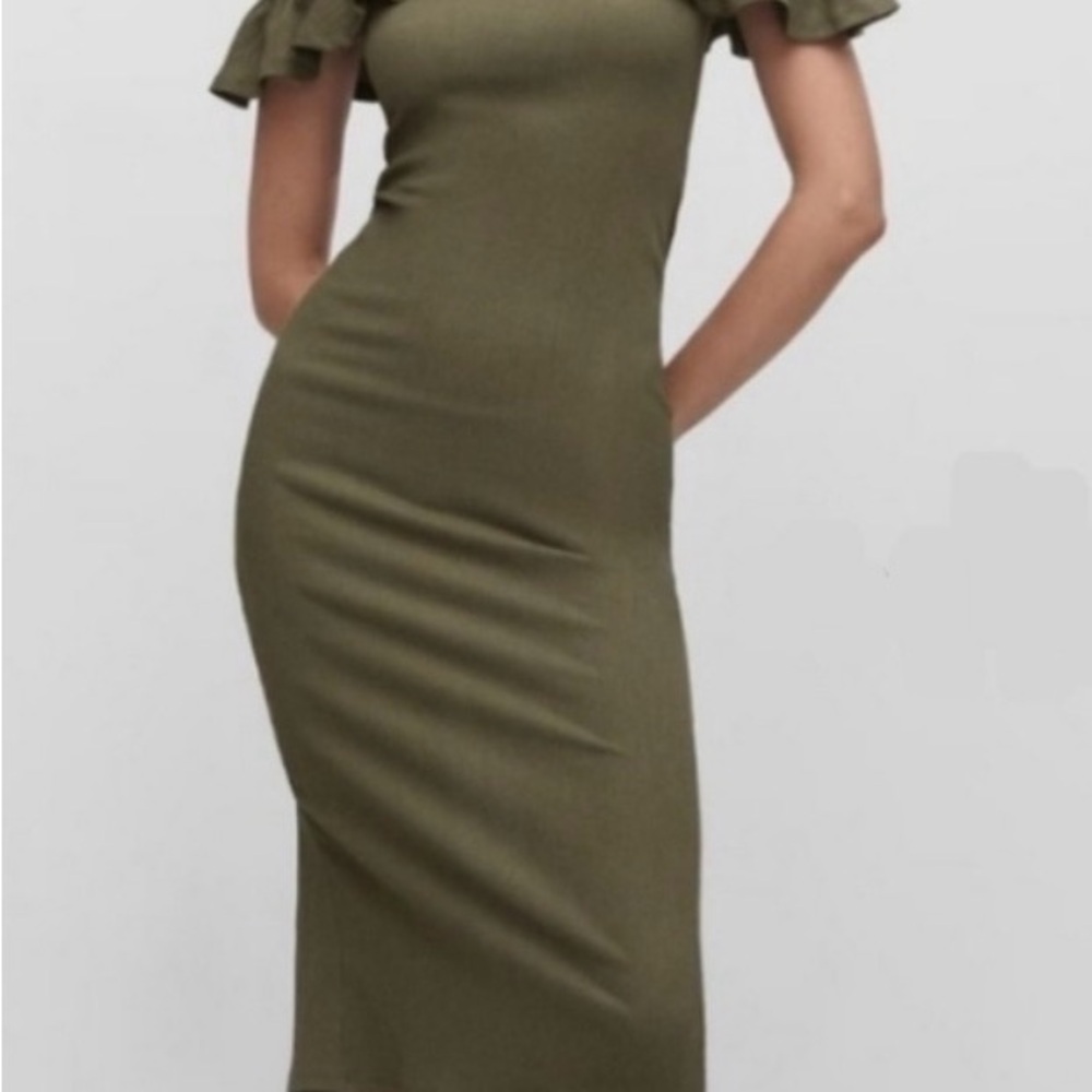 Mango MNG Olive Green Ruffle Off Shoulder Midi Dress Textured Bodycon Size 10 XL